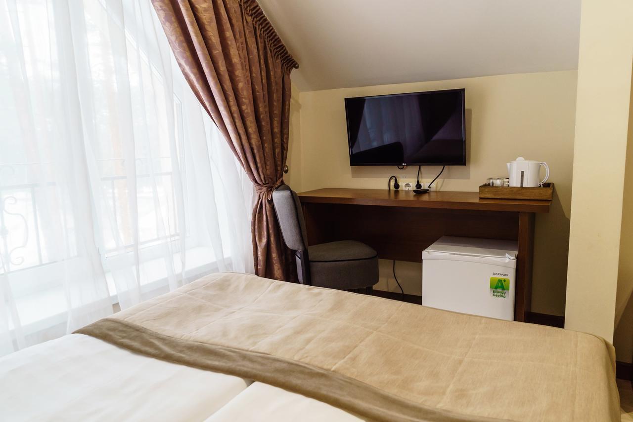Isloch Park Hotel Rakaw Zewnętrze zdjęcie