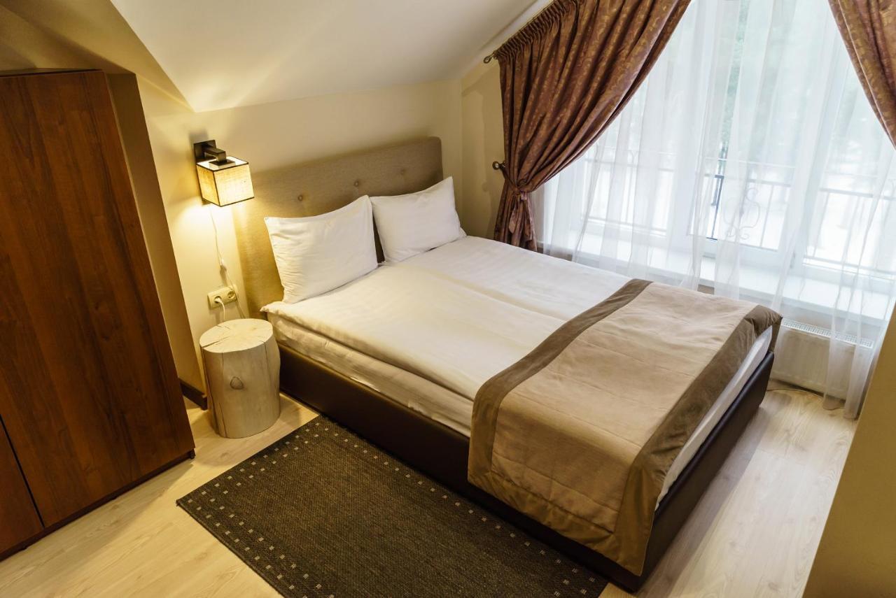Isloch Park Hotel Rakaw Zewnętrze zdjęcie