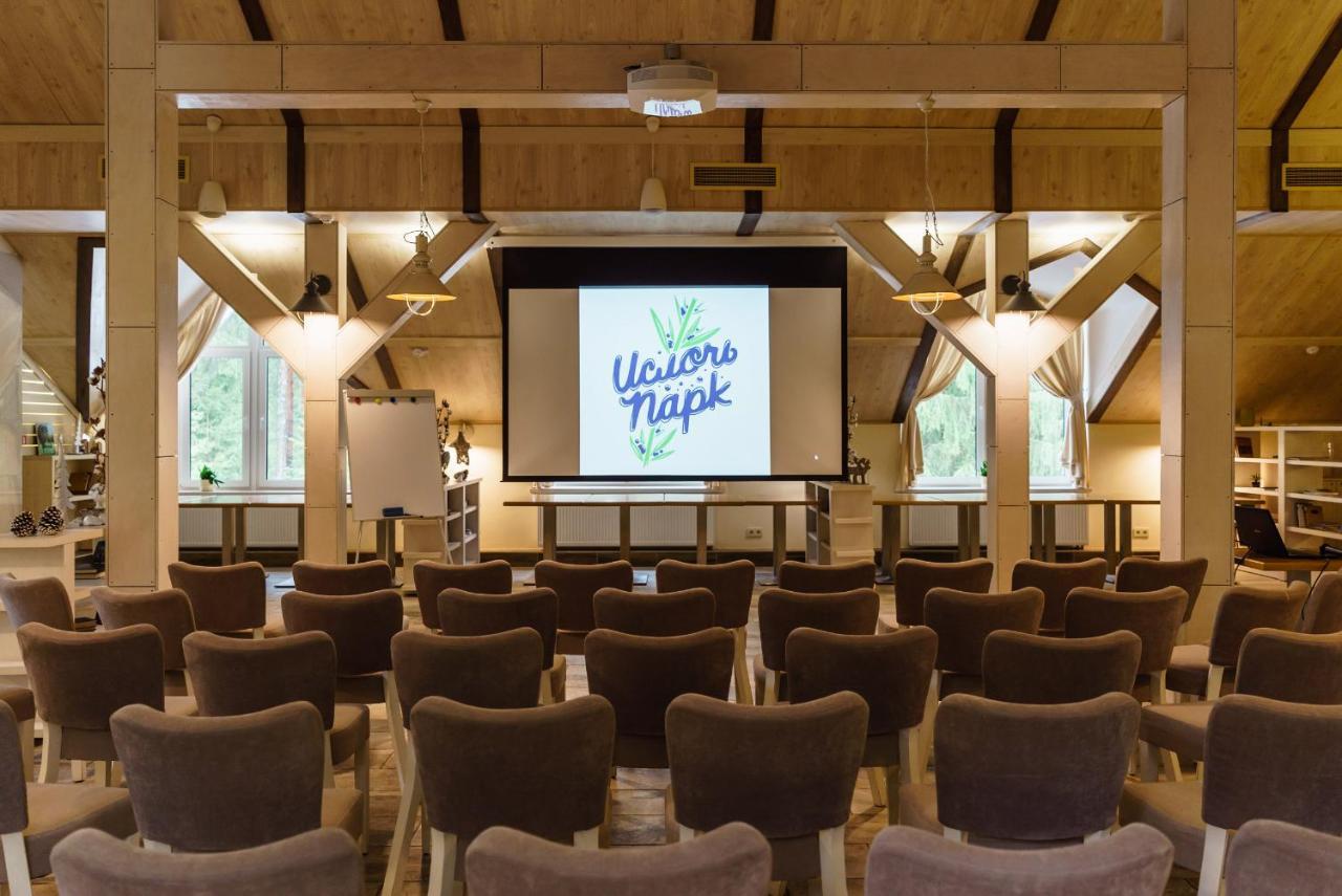 Isloch Park Hotel Rakaw Zewnętrze zdjęcie